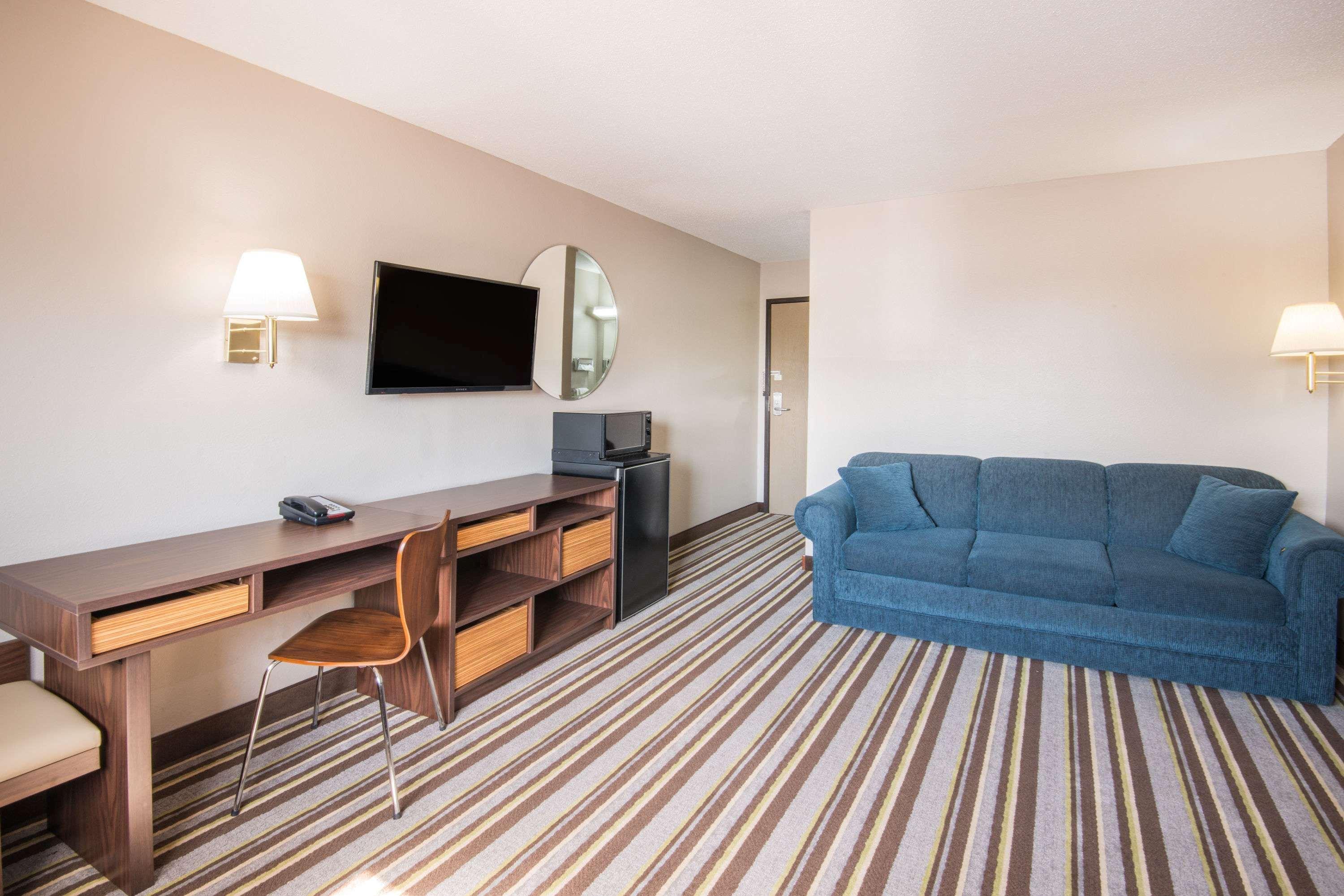 Super 8 By Wyndham Nevada Hotel Екстериор снимка