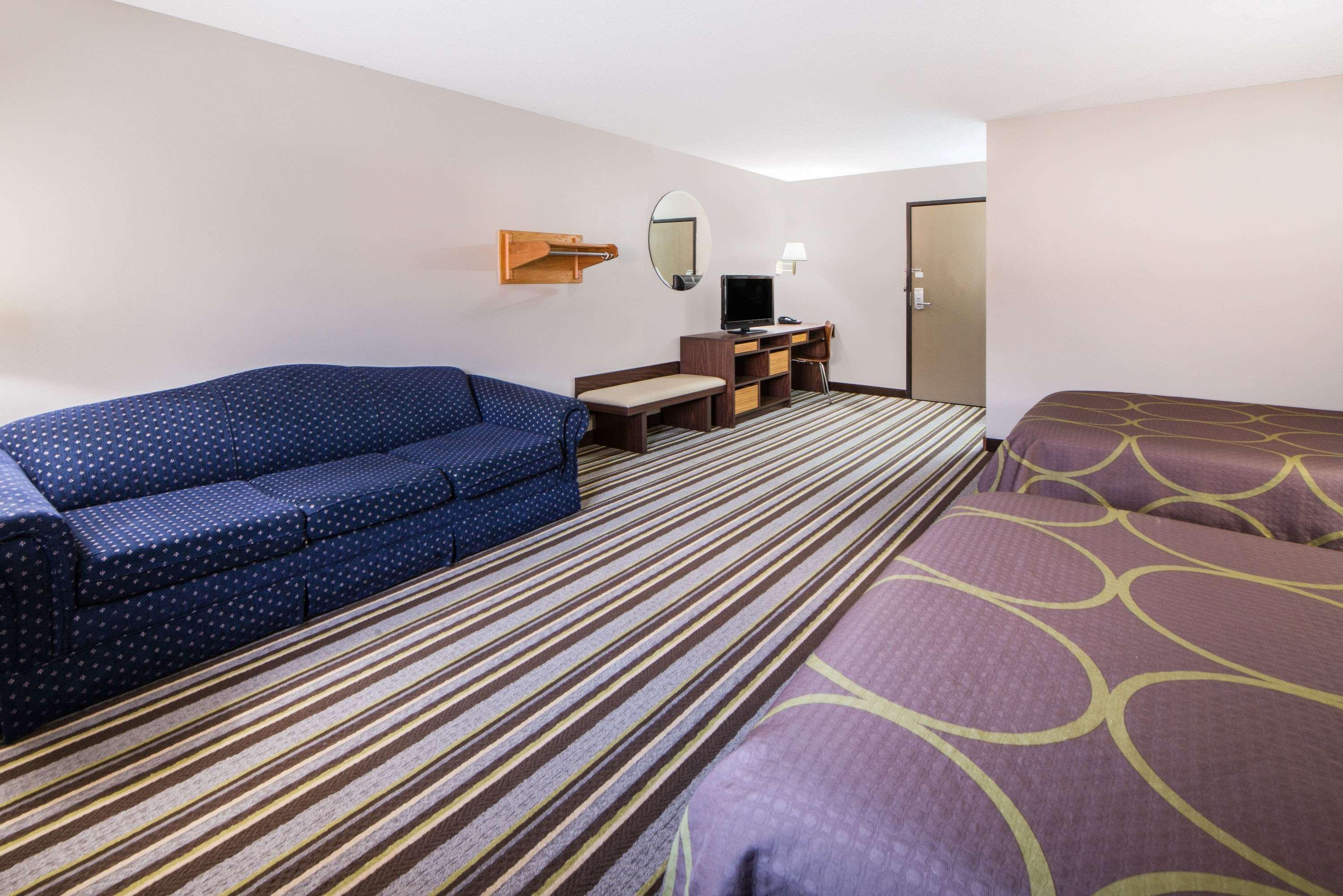 Super 8 By Wyndham Nevada Hotel Екстериор снимка